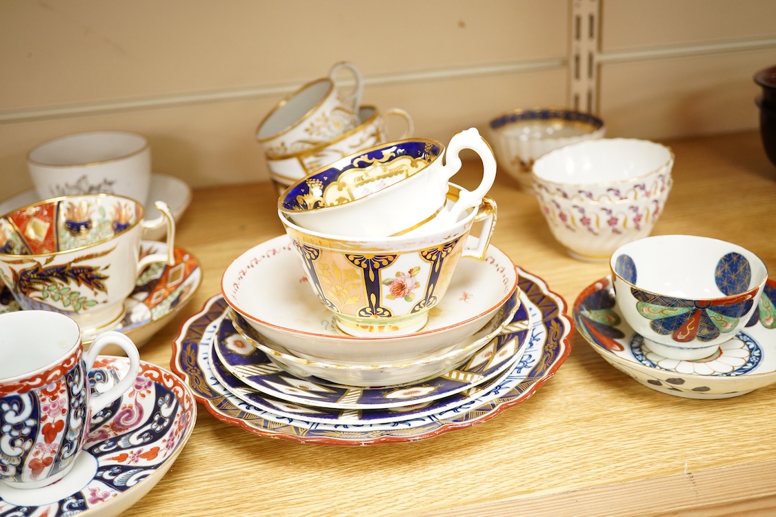 A group of 18th / early 19th century English porcelain tea wares, Worcester, Spode, etc